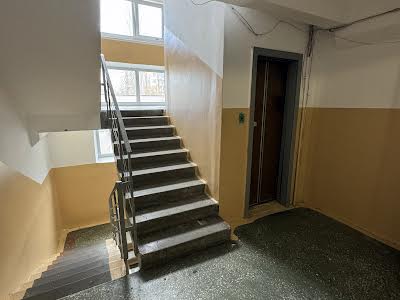 квартира за адресою Академіка Булаховського вул., 36