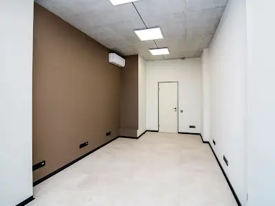комерційна за адресою Джона Маккейна вул. (Івана Кудрі), 26