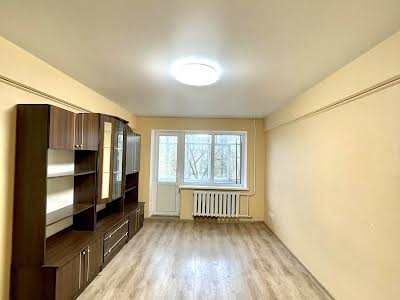 квартира за адресою Степана Бандери просп., 70
