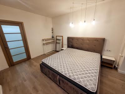 квартира за адресою Київ, Хмельницька вул., 10