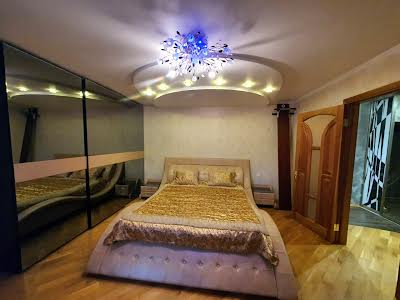 квартира за адресою Миру вул., 46