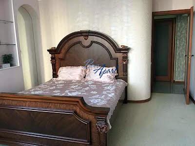 квартира за адресою Старонаводницька вул., 4
