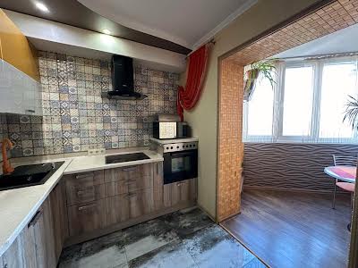 квартира за адресою Срібнокільська вул., 8