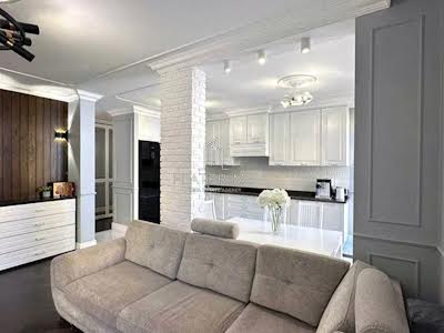 квартира за адресою Регенераторна вул., 4 к11