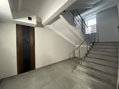 квартира за адресою Довженка, 31