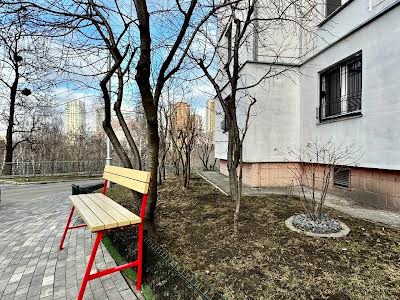 квартира по адресу Ивана Пулюя ул., 2