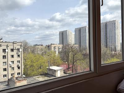 квартира за адресою Академіка Чекмарьова вул., 2