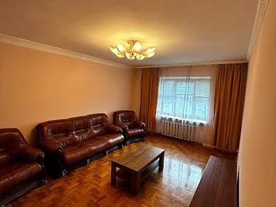 квартира за адресою Ревуцького вул., 5