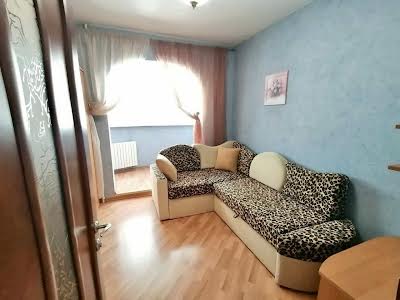 квартира за адресою Євгена Чикаленка вул., 73