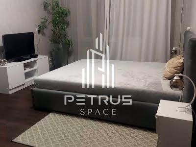 квартира за адресою Анни Ахматової вул., 6