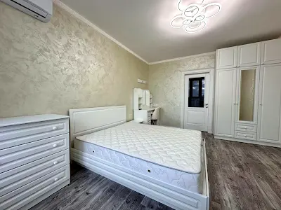 квартира по адресу Академика Заболотного ул., 15
