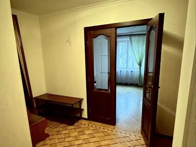 квартира за адресою Базарна вул., 2б
