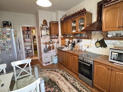 квартира за адресою Верховинна вул., 91