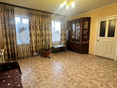 будинок за адресою смт. Великодолинське, Юбилейна, 1