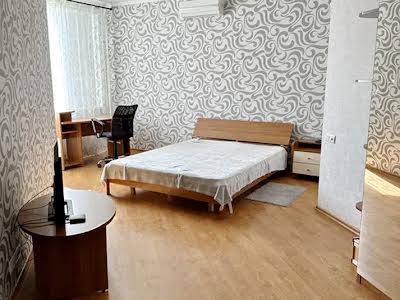 квартира за адресою Одеса, Середньофонтанська вул., 19-А