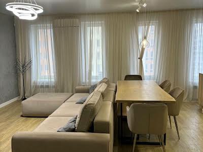 квартира за адресою Гвардейцев Широнинцев, 70