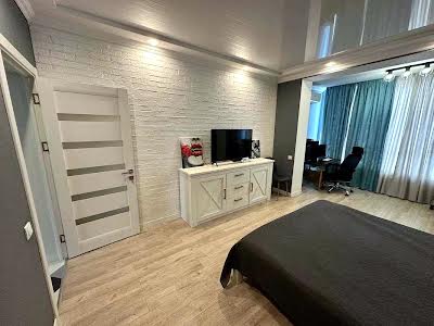 квартира за адресою Миру вул., 15а