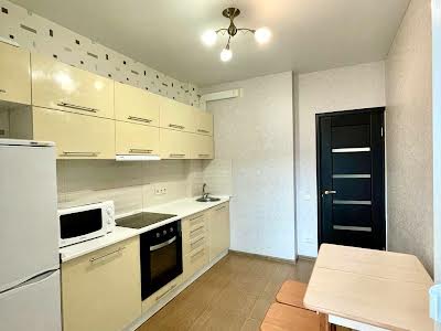 квартира за адресою Регенераторна вул., 4