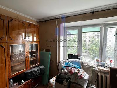 квартира за адресою Хорольська вул., 10
