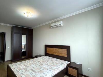 квартира за адресою Авіаконструктора Ігоря Сікорського вул. (Танкова), 1