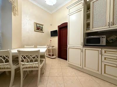 квартира за адресою Костельна вул., 8