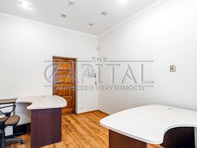 комерційна за адресою Оболонська вул., 21