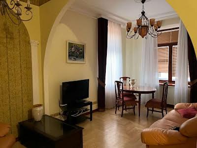 квартира за адресою Лисенка вул., 8