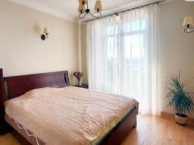 квартира за адресою Замковецька вул., 102