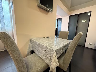 квартира за адресою Слави бульв., 21