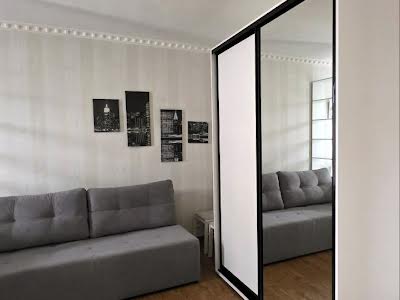 квартира за адресою Регенераторна вул., 4 к3
