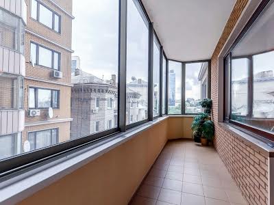квартира за адресою Кропивницького вул., 10