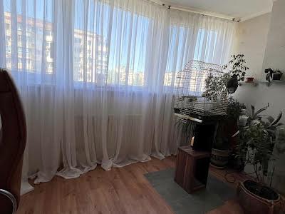 квартира за адресою Євгена Чикаленка вул., 75