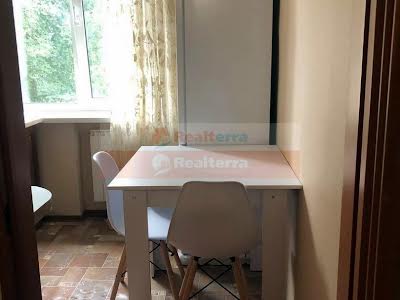 квартира за адресою Волинська вул., 25