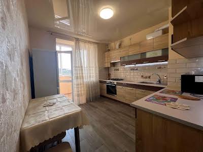 квартира за адресою Братів Міхновських вул. (), 32б