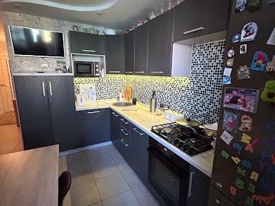 квартира за адресою Теплична вул., 38
