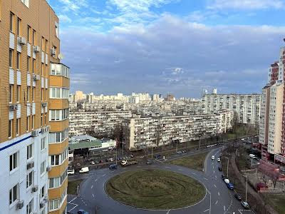 квартира за адресою Київ, Тичини Павла просп., 16/2