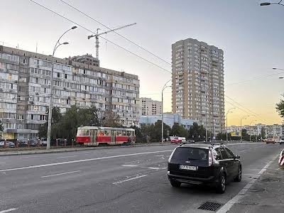 квартира за адресою Київ, Героїв полку 