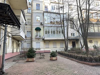 квартира за адресою Малопідвальна вул., 12/10