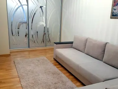квартира за адресою Дмитра Яворницького вул. (Коллонтай), 24