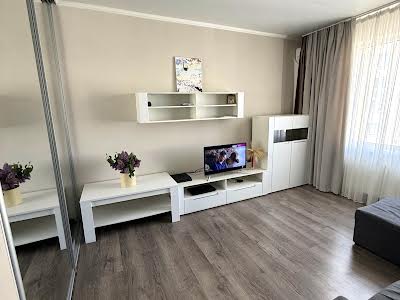 квартира за адресою Радужна вул., 22