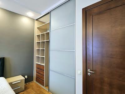 квартира по адресу Панаса Мирного ул., 8