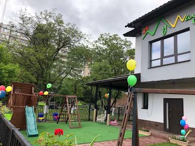 комерційна за адресою Професора Караваева, 1/28