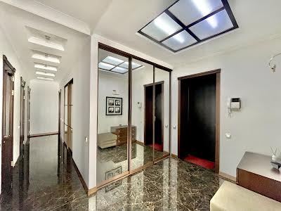 квартира за адресою Ірининська вул., 5