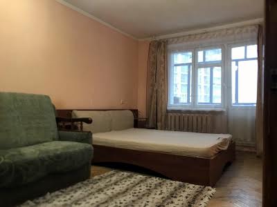 квартира за адресою Григорія Квітки-Основ'яненка вул., 4
