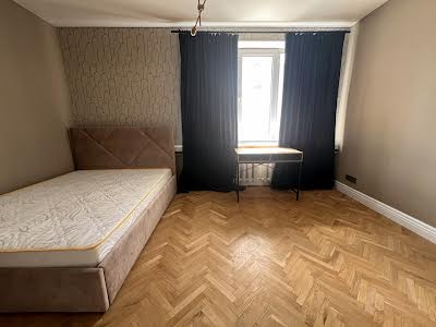 квартира за адресою Старонаводницька вул., 4