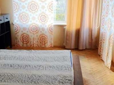 квартира по адресу Строителей ул., 19