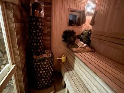 будинок за адресою Квітнева вул.