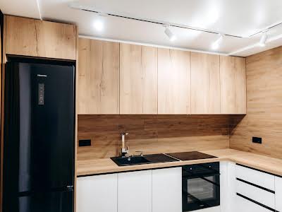 квартира за адресою Залізнична вул., 7