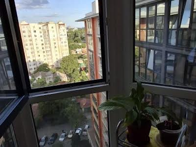 квартира за адресою Олексія Вадатурського вул. (Маршала Малиновського), 18