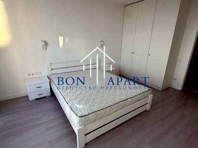 квартира за адресою Дніпровська набережна вул., 20-А